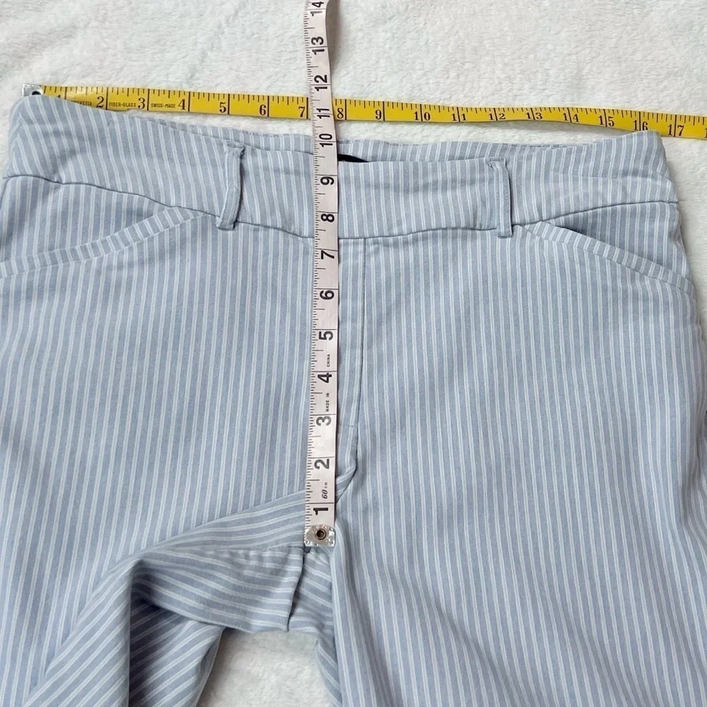 Hilary Radley Pull On Bermuda Shorts Striped Blue White Pockets Large Stretch